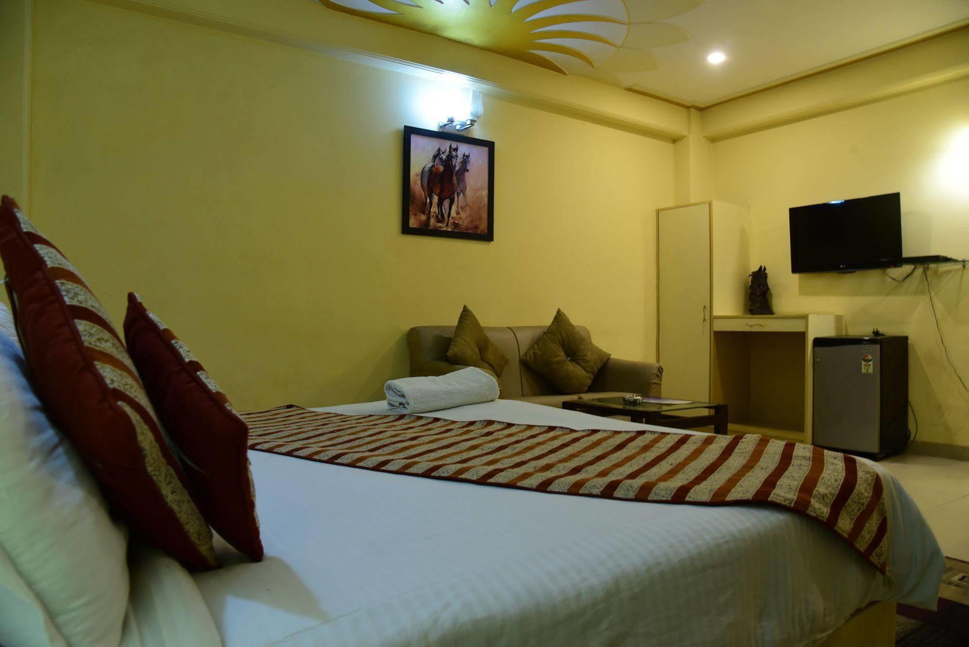 A Family Hotel Oppera Near Igi Airport New Delhi Ngoại thất bức ảnh